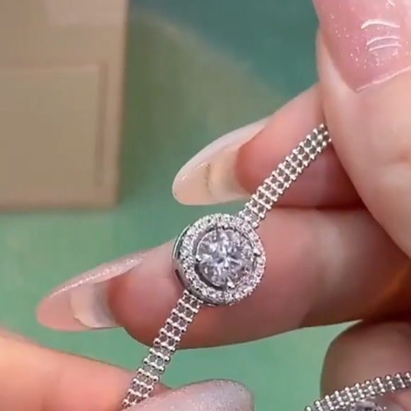 MOISSANITE 1 Carat Solitaire Bracelet - Picture 8 of 8